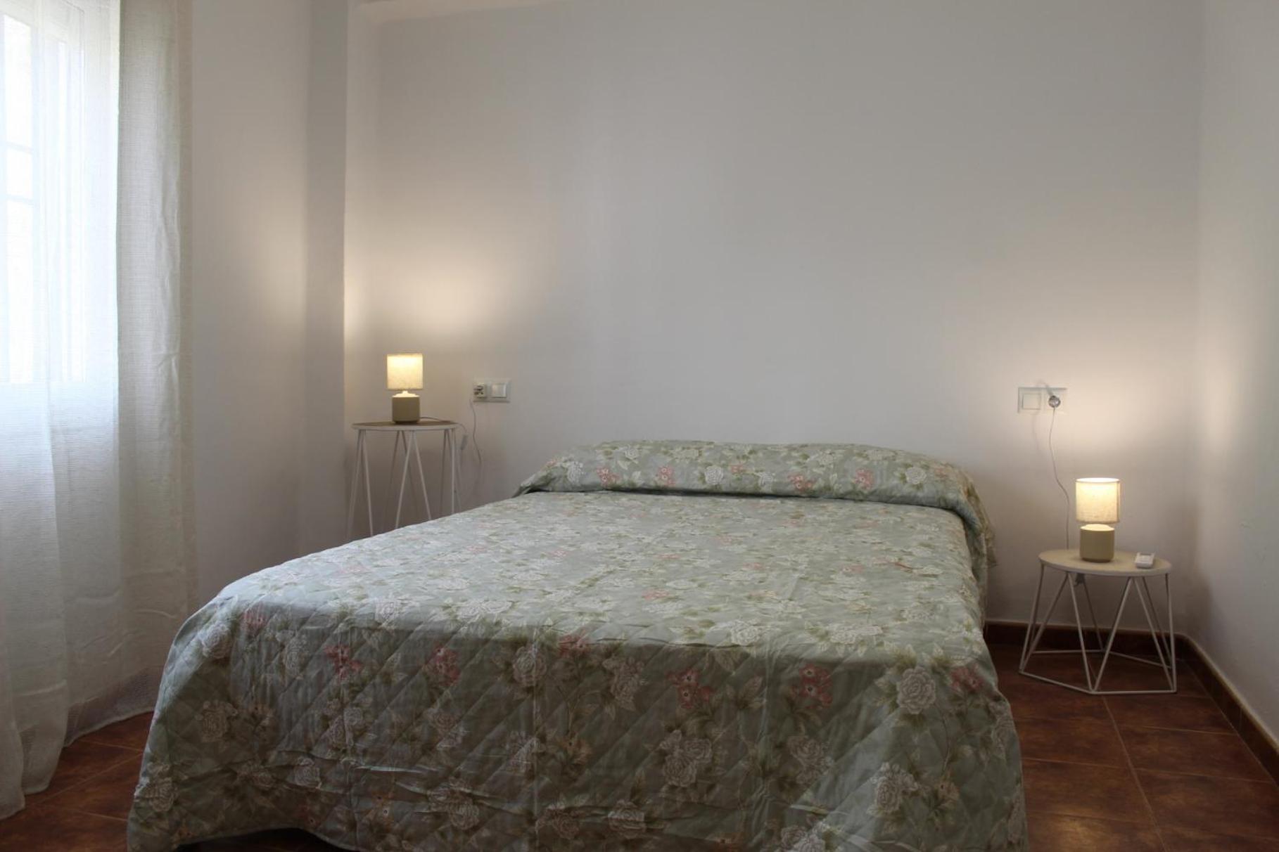 Ella Apartment Казорла Екстериор снимка