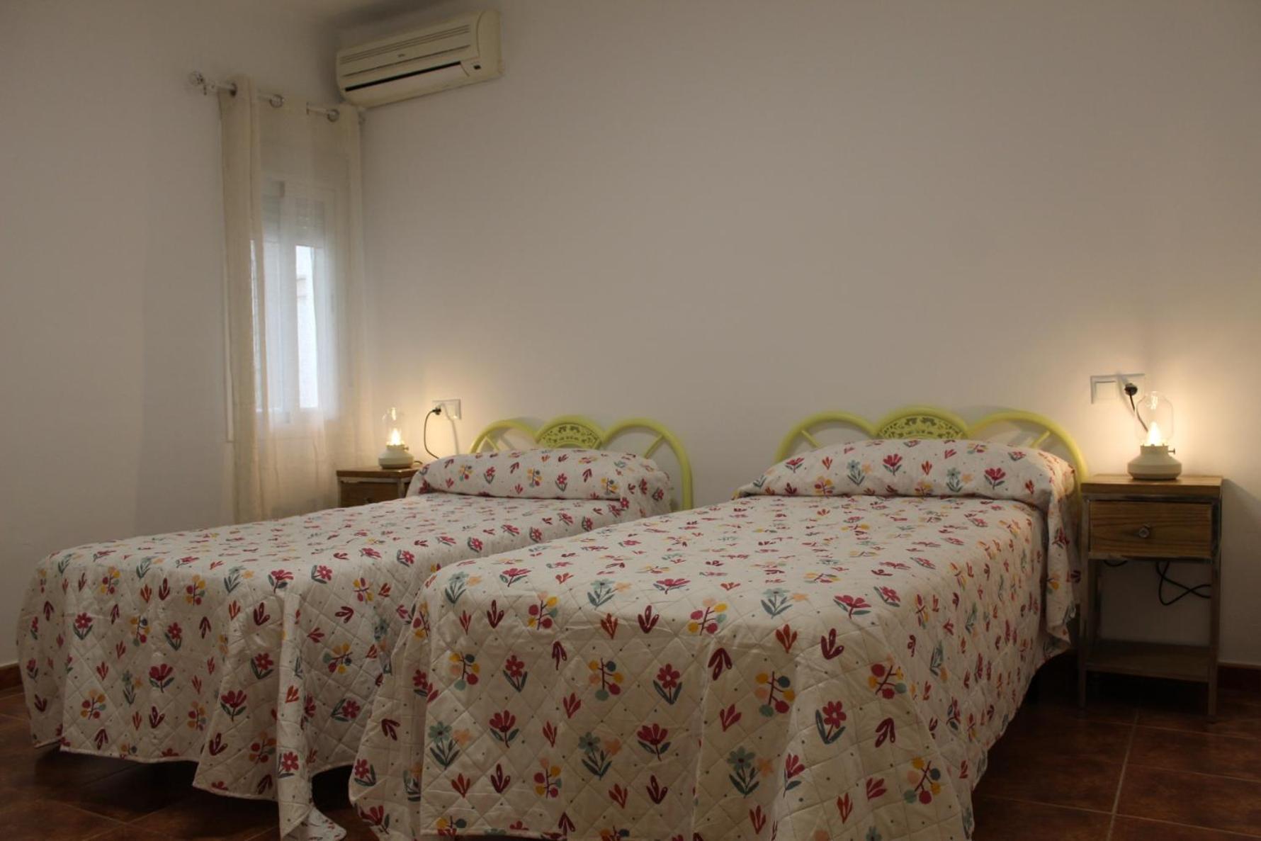 Ella Apartment Казорла Екстериор снимка